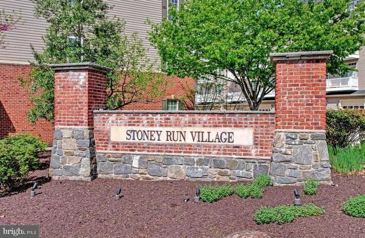 1717 Fieldstone Ct # 8 photo 36