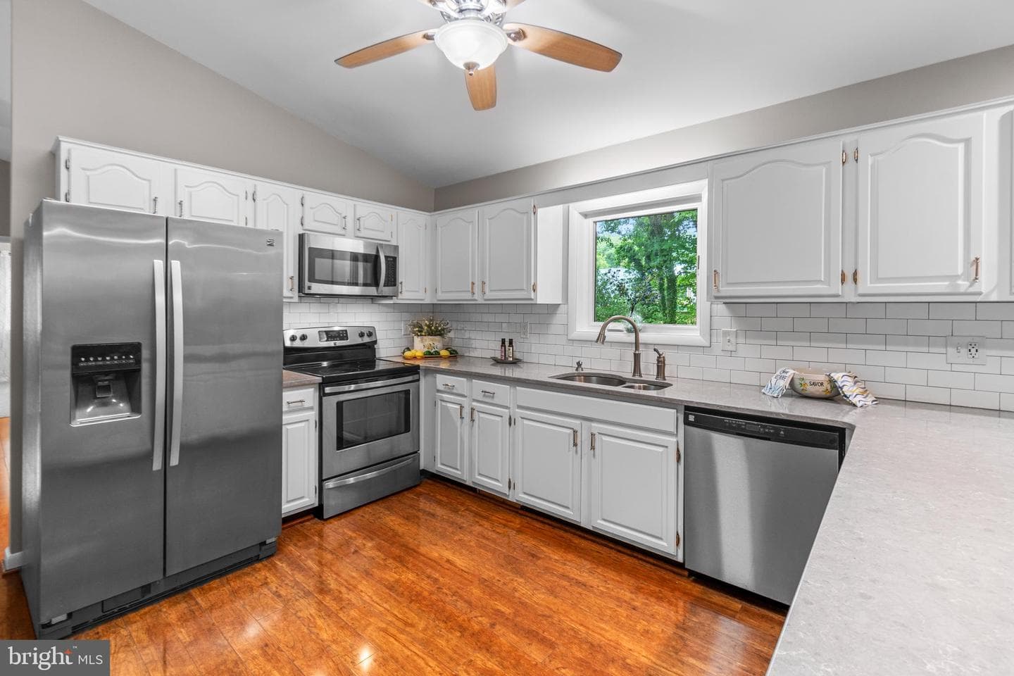 1132 Bay Ridge Rd photo 3