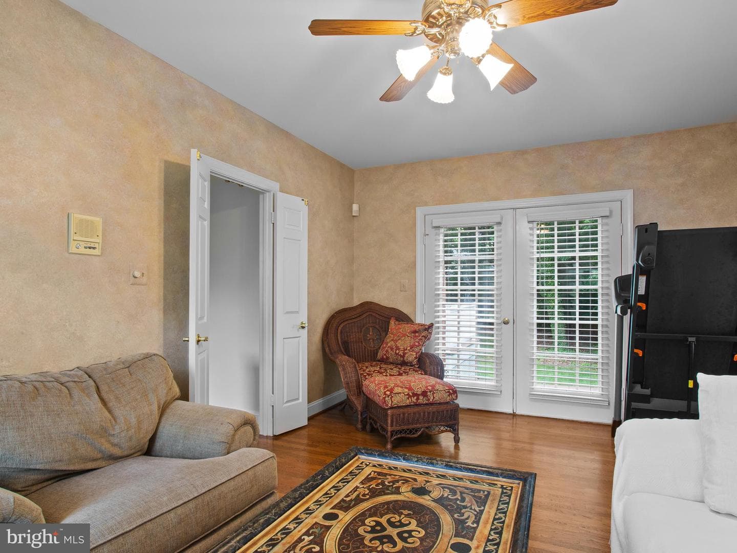 527 Post Oak Rd photo 15