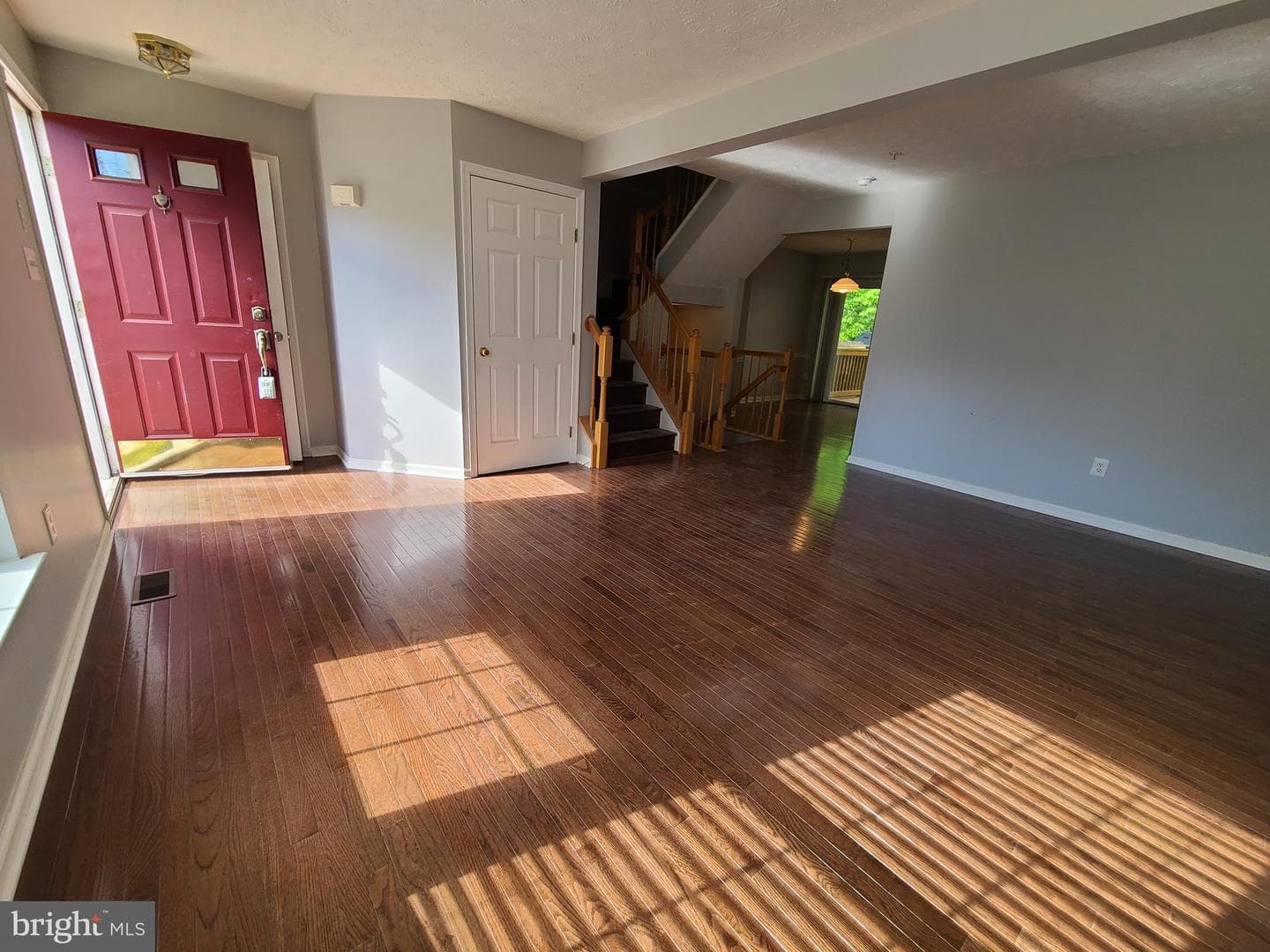 2718 Thornbrook Court photo 5