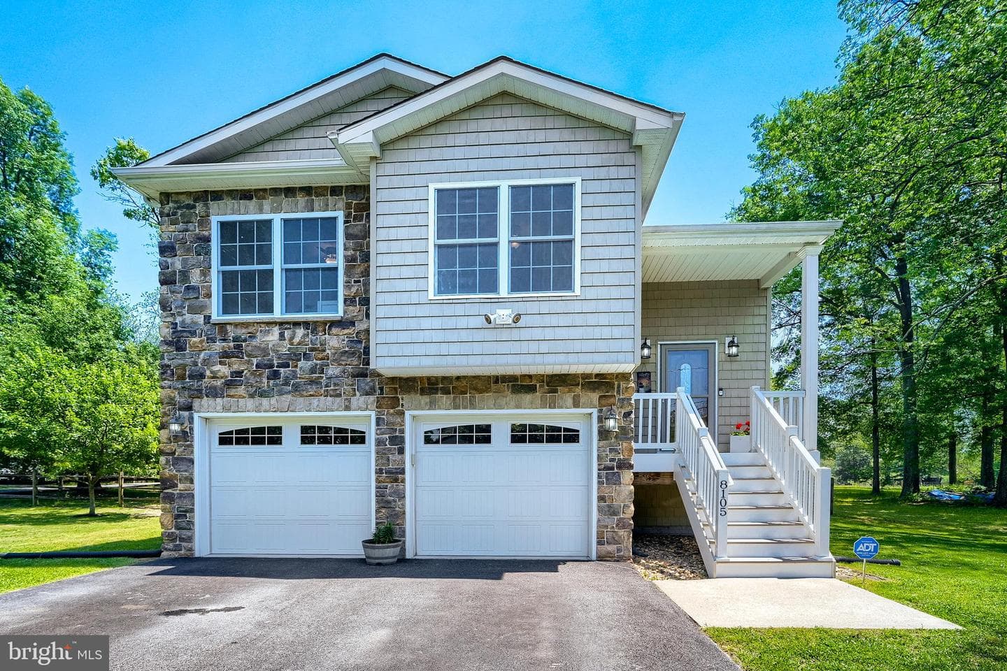 8105 Beverly Road photo 1