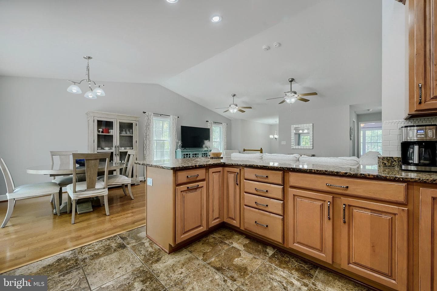 8105 Beverly Road photo 9