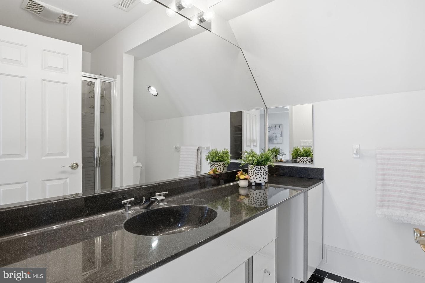2562 Carrollton Road photo 36