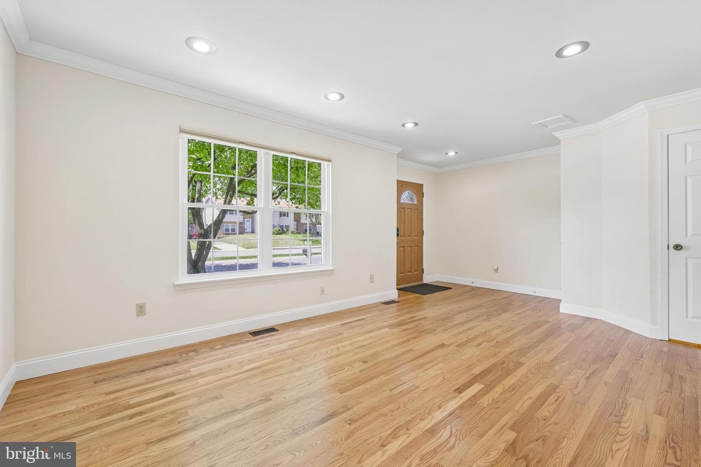 7961 Oakwood Road photo 2