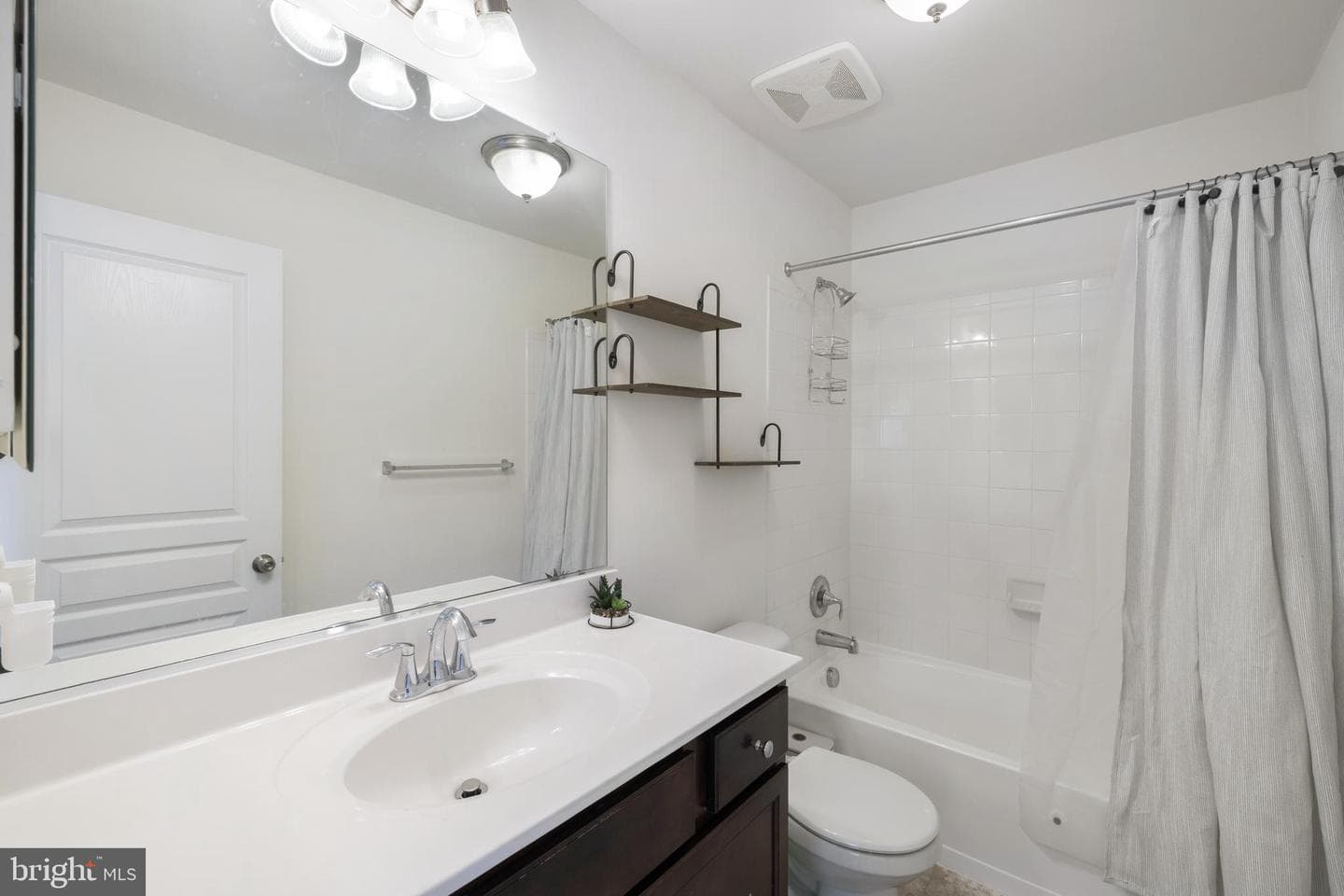 7902 Moss Brook Court photo 25