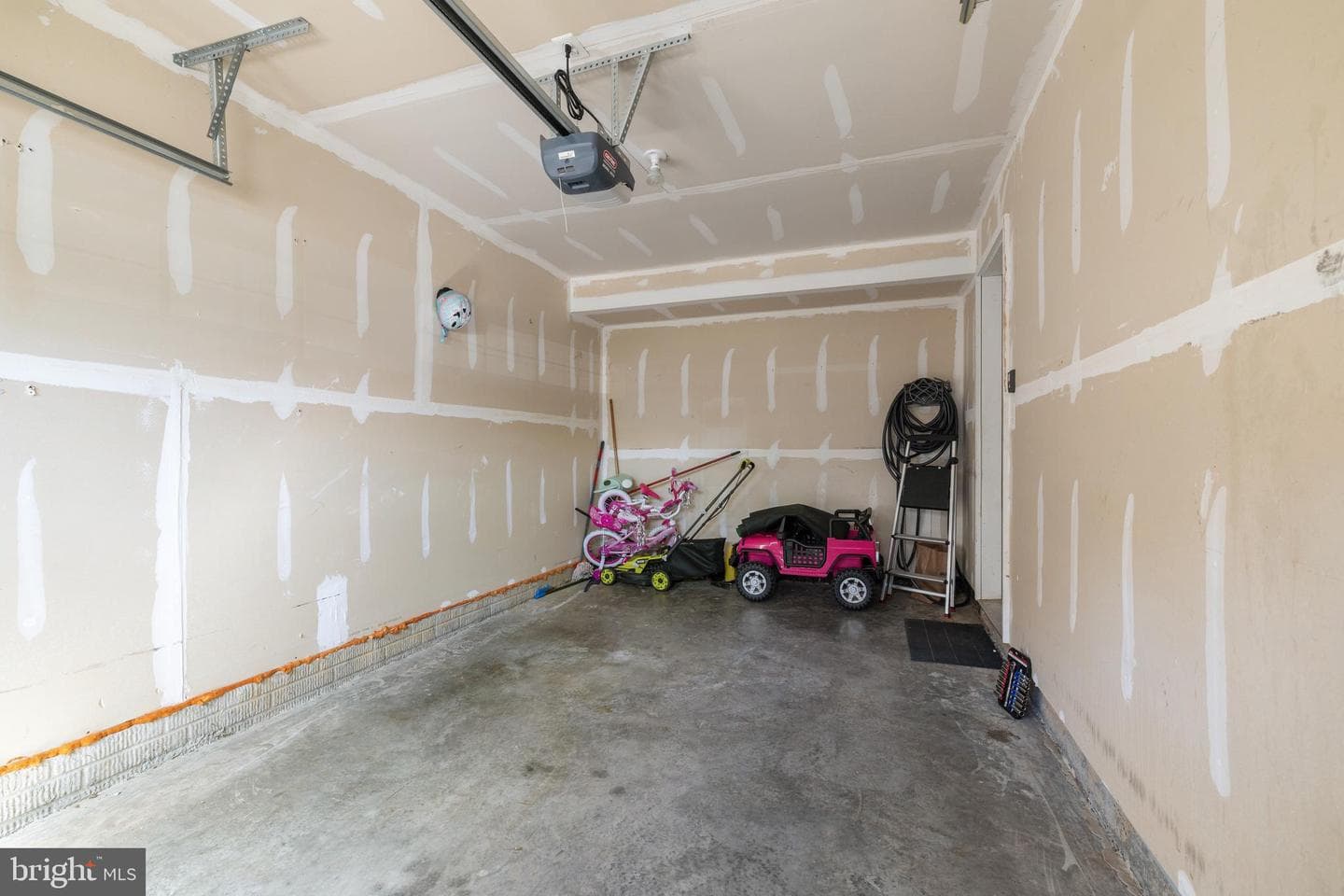 7902 Moss Brook Court photo 32
