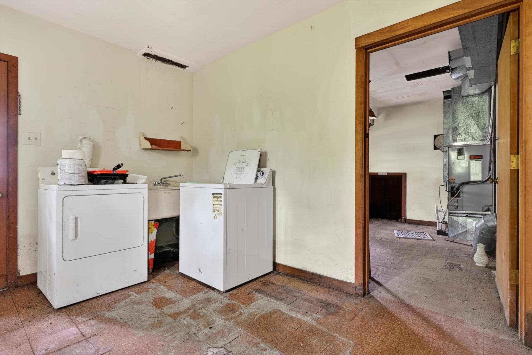 54 Decatur Avenue photo 18