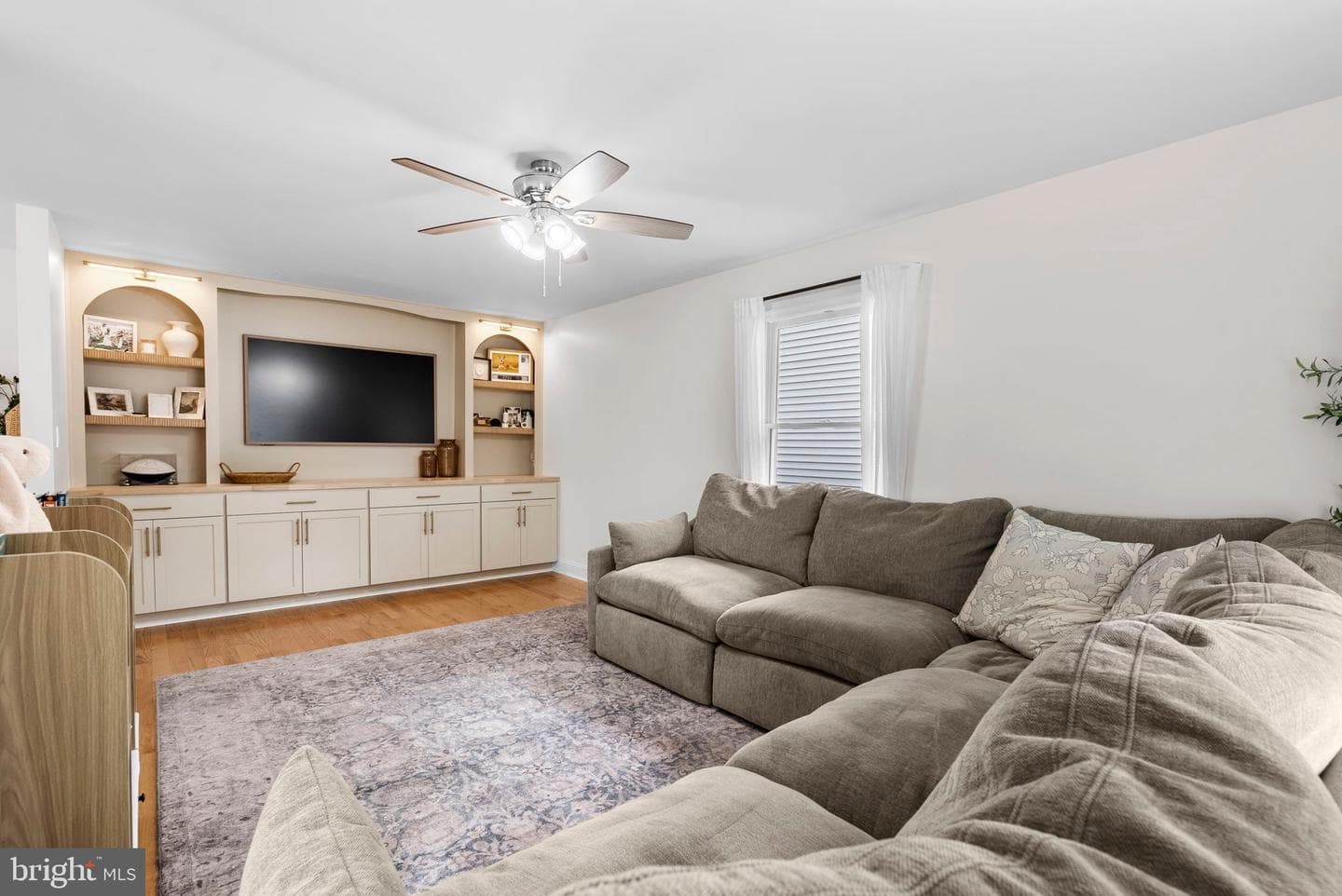 5630 Dartmouth Street photo 16
