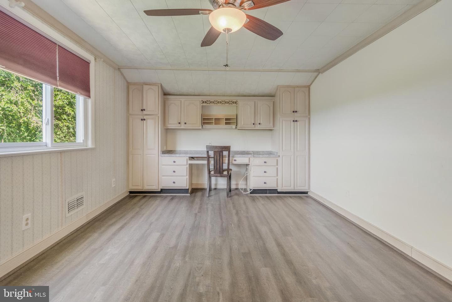 219 Coronet Drive photo 11