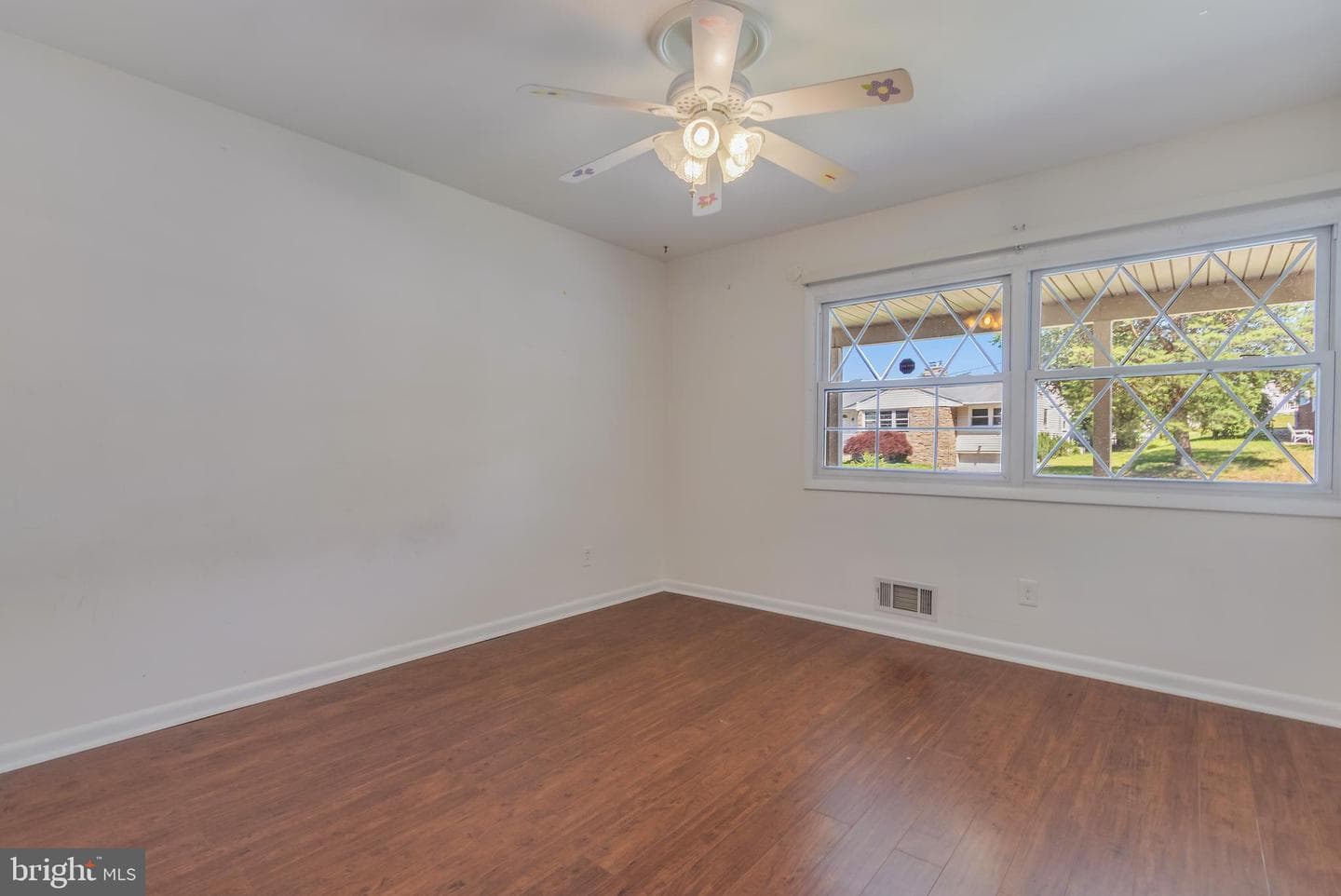 219 Coronet Drive photo 12