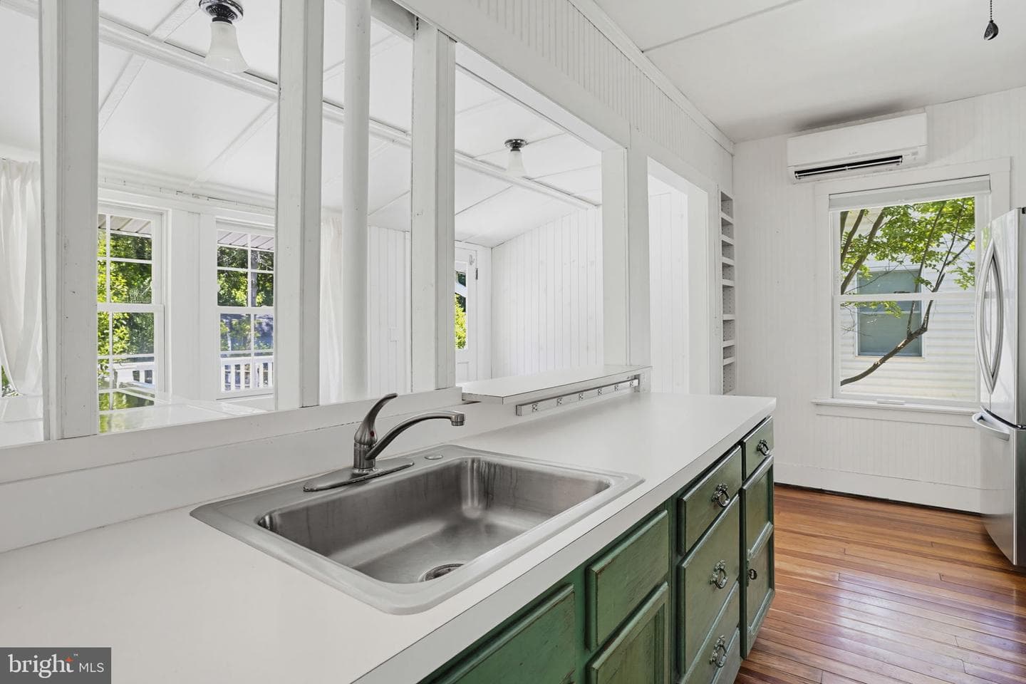 526 James Avenue photo 13