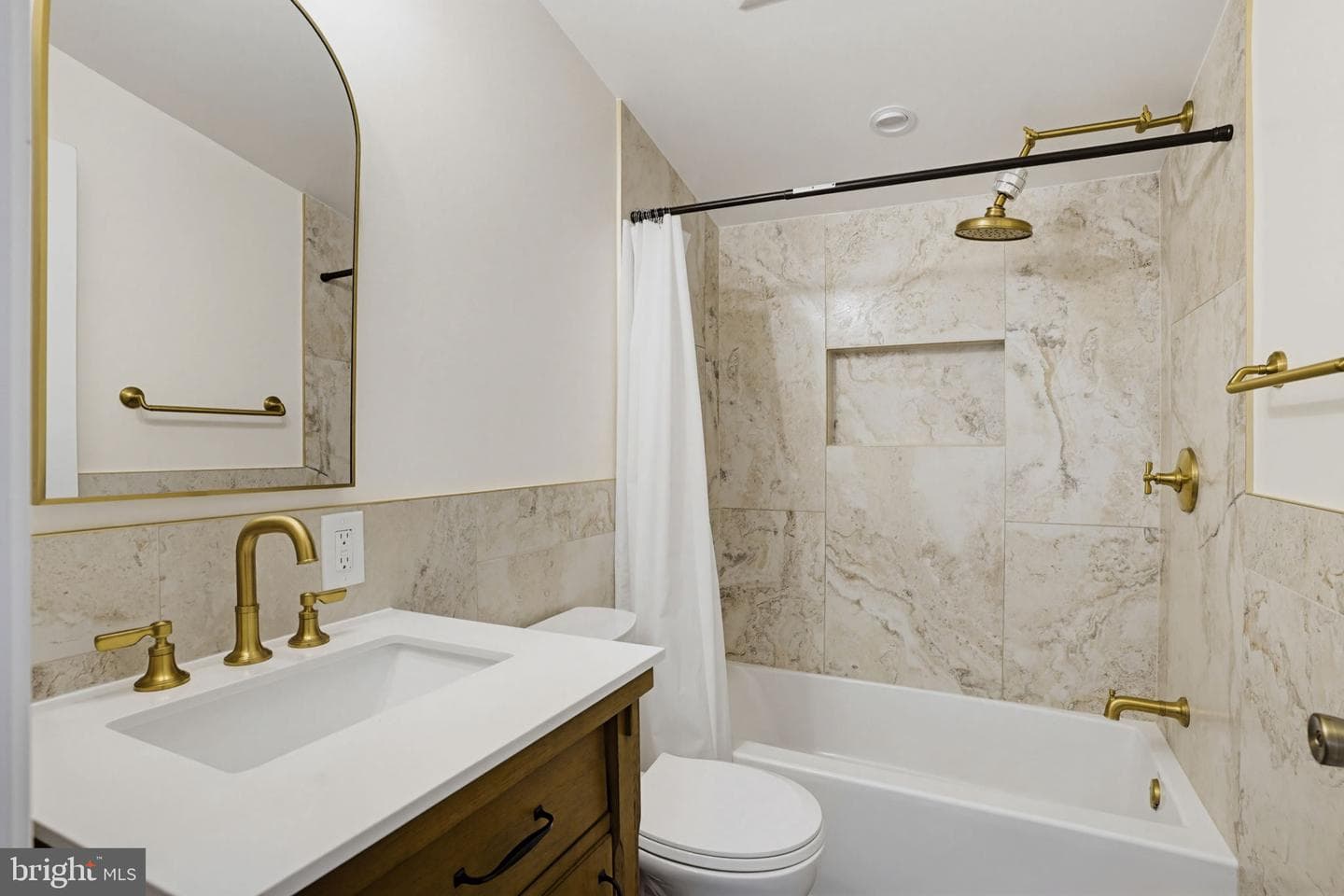 526 James Avenue photo 18