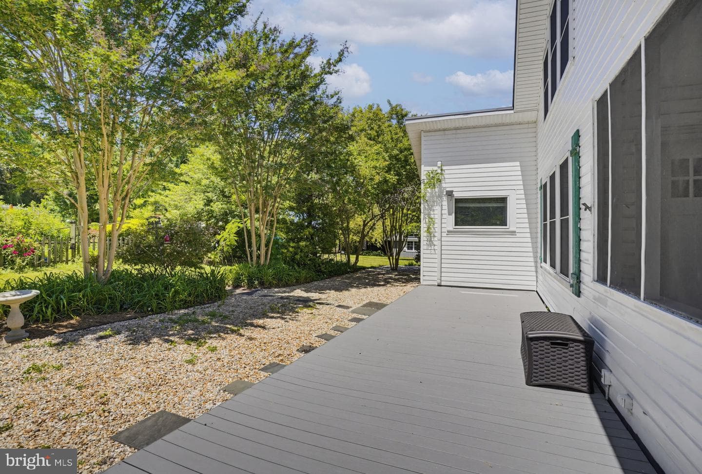 526 James Avenue photo 22