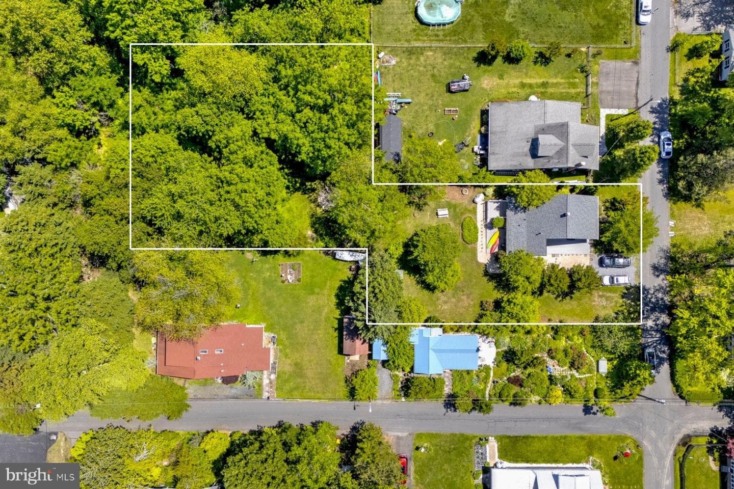 526 James Avenue photo 3