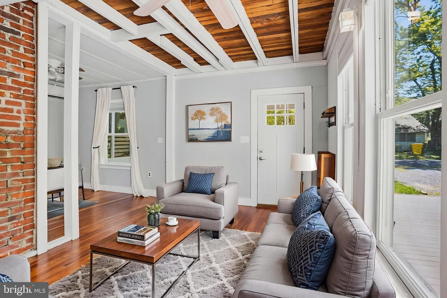 526 James Avenue photo 6