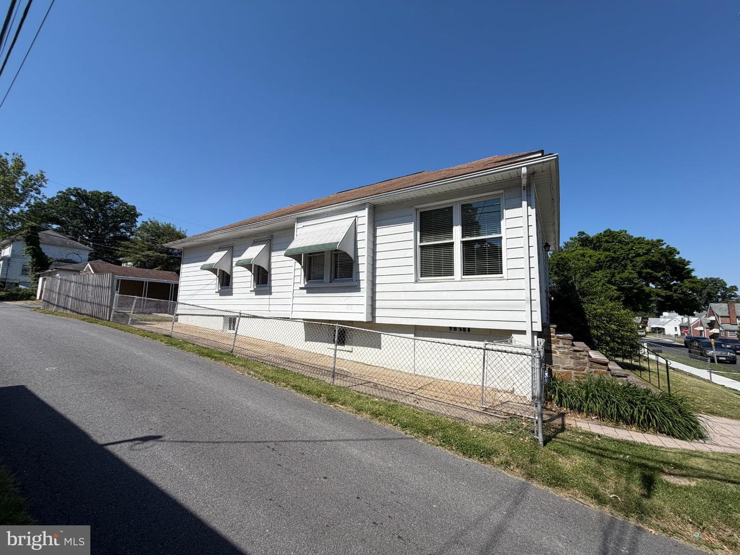 1 12th Avenue photo 3