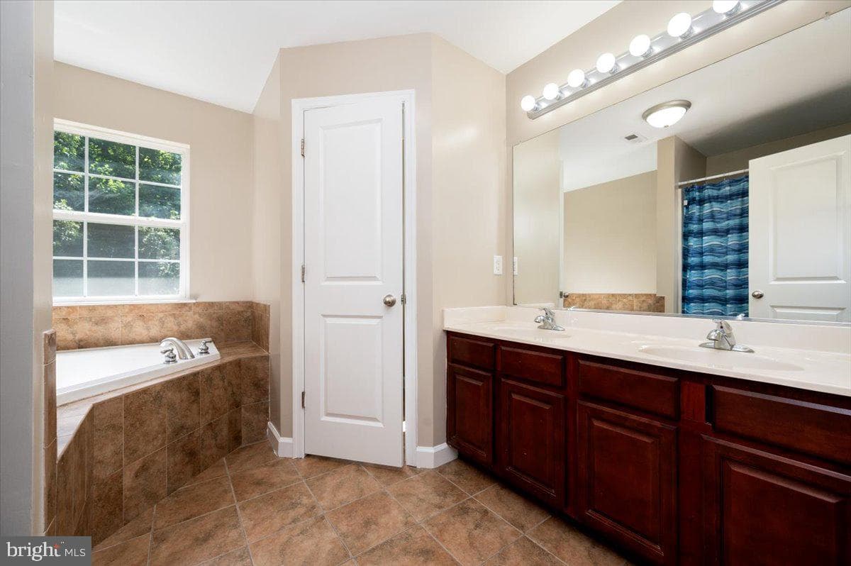 7307 Gardenia Lane photo 18