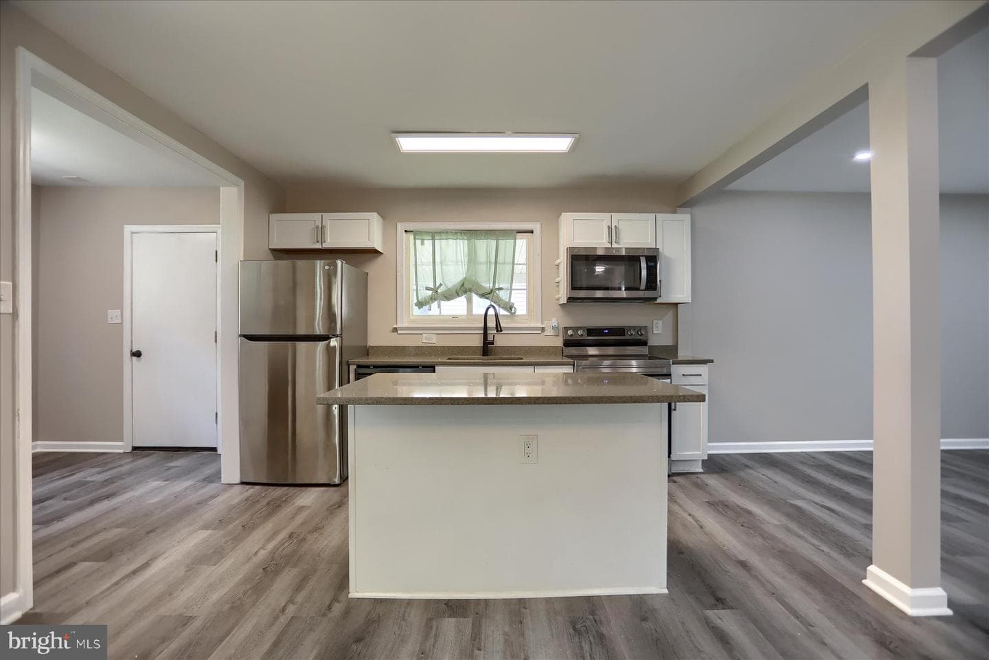 573 Rita Dr photo 12