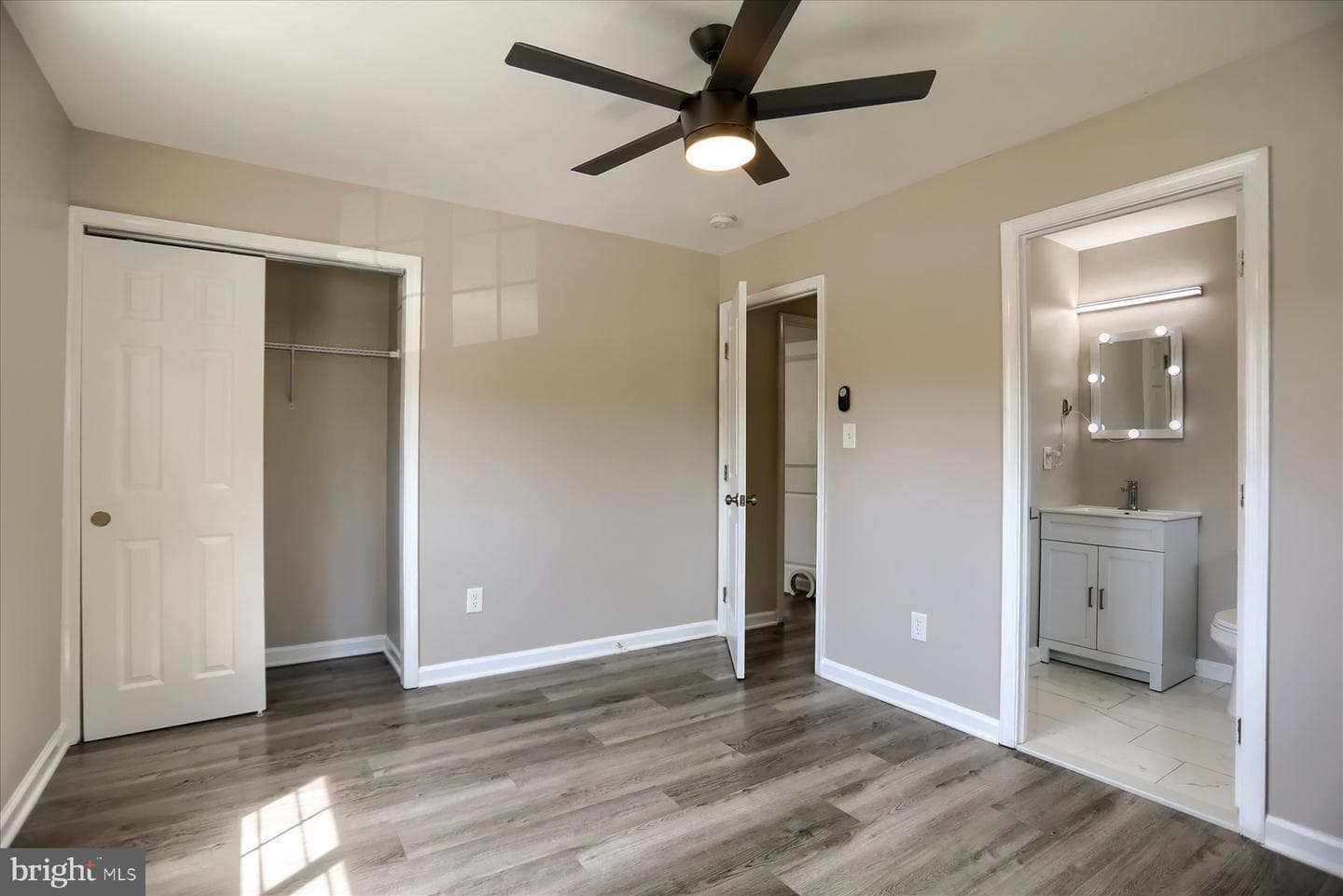 573 Rita Dr photo 22