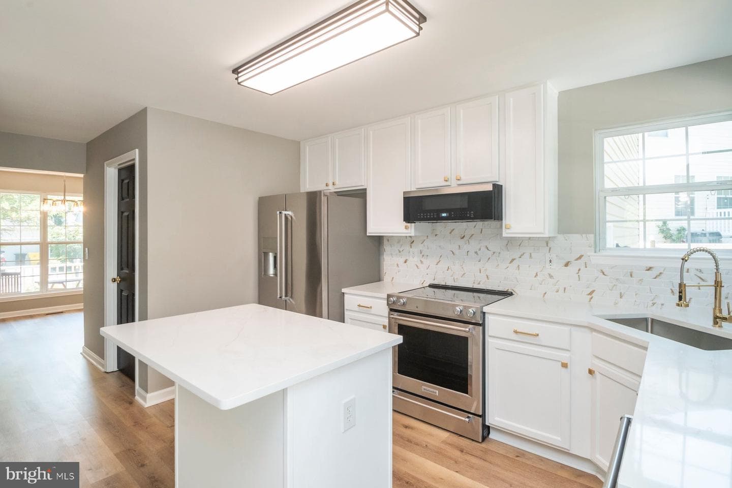 1214 Markham Lane photo 4