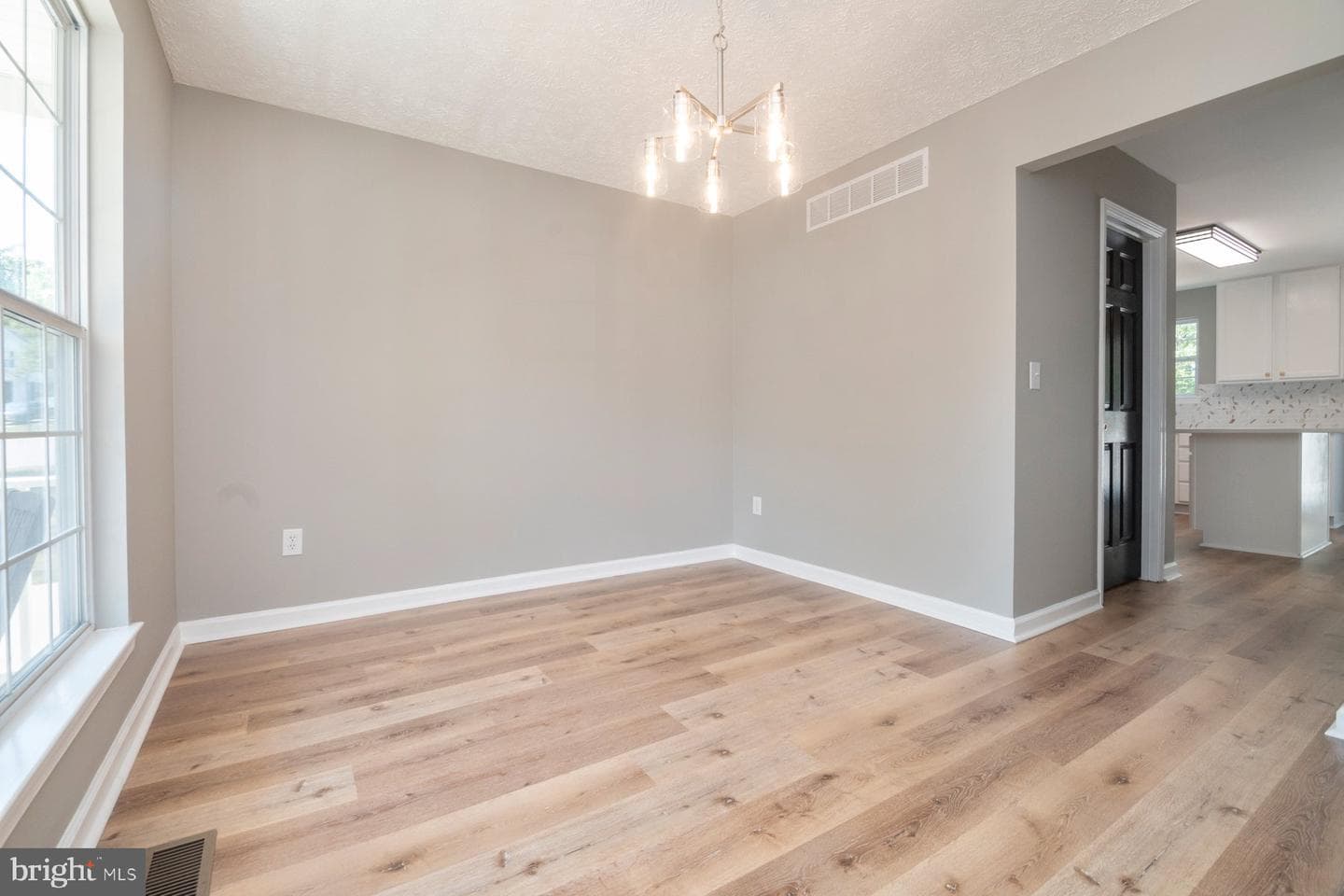 1214 Markham Lane photo 6