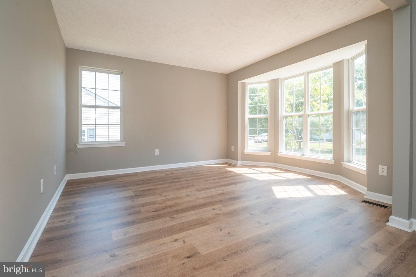 1214 Markham Lane photo 8