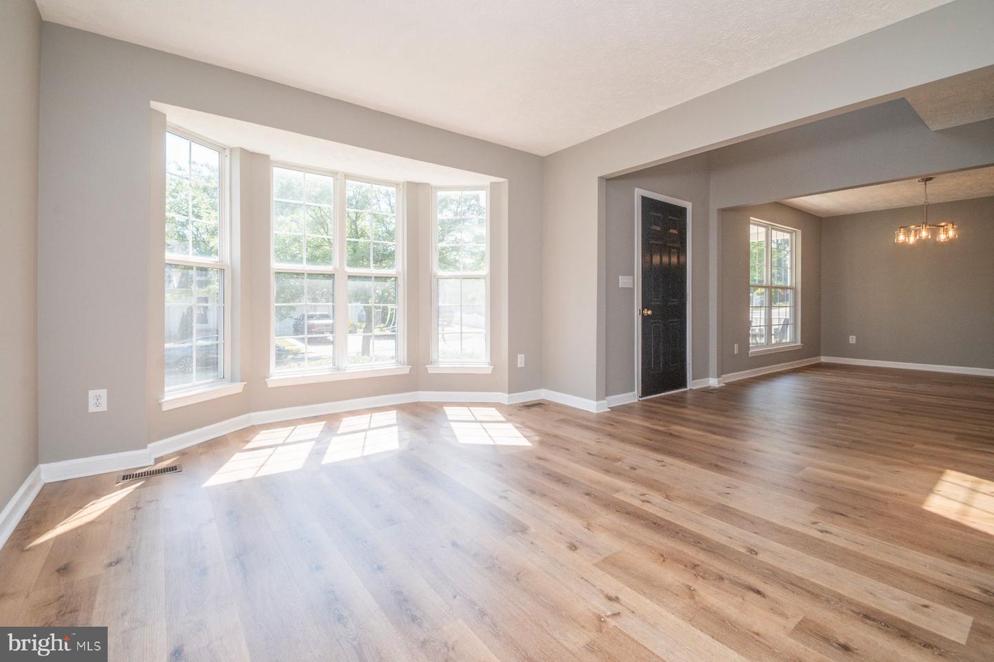 1214 Markham Lane photo 9