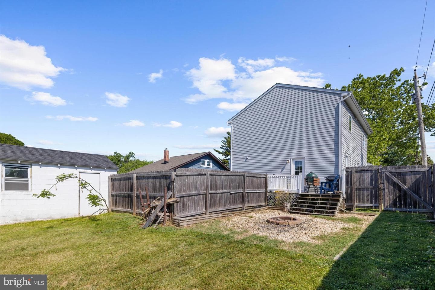 405 W Maple Road photo 54