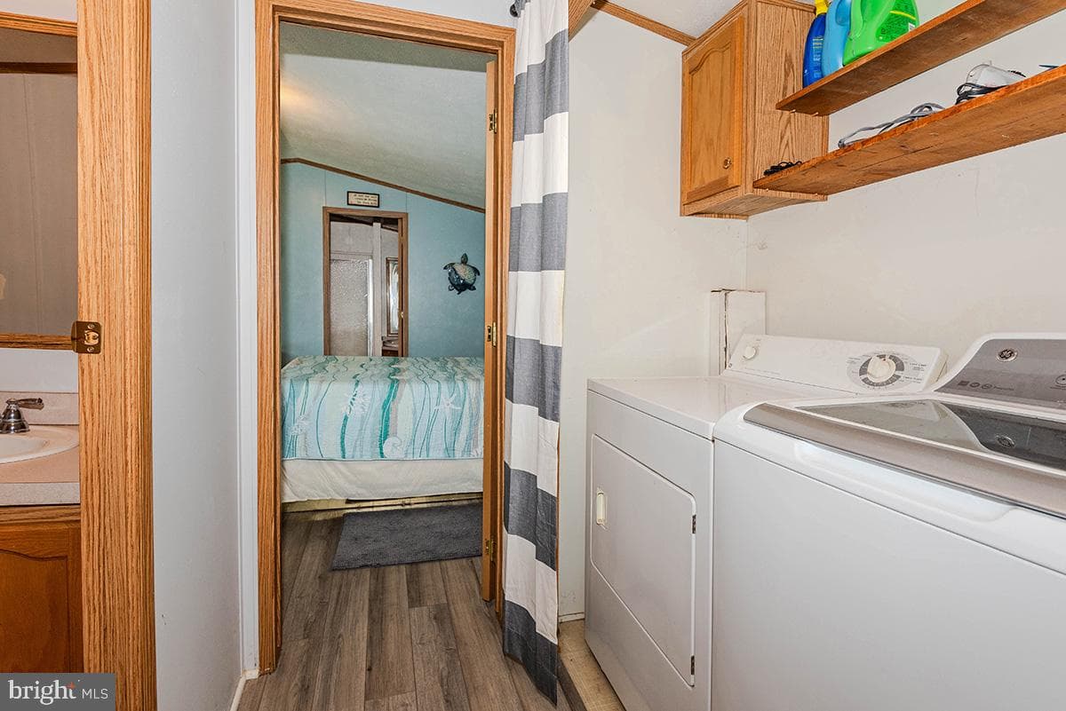 8021 Fair Breeze Drive photo 17
