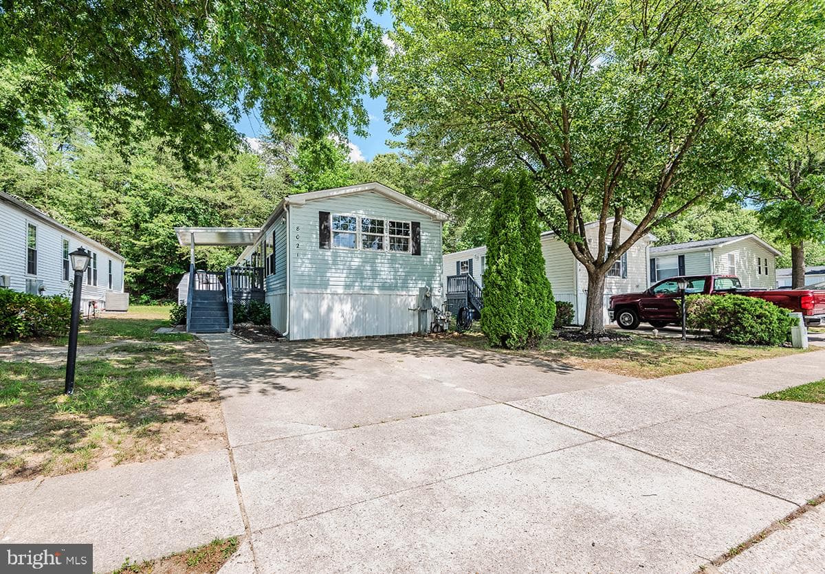 8021 Fair Breeze Drive photo 7