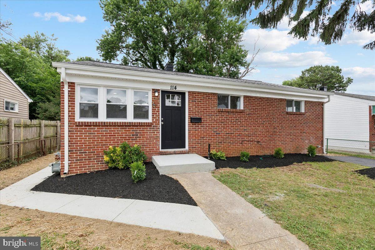 114 Cedar Hill Rd photo 1