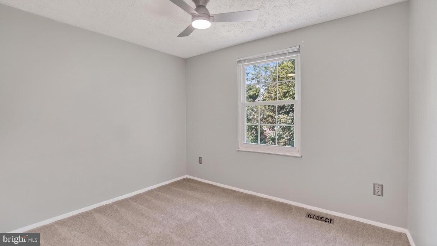 7912 Pepperbox Lane photo 25