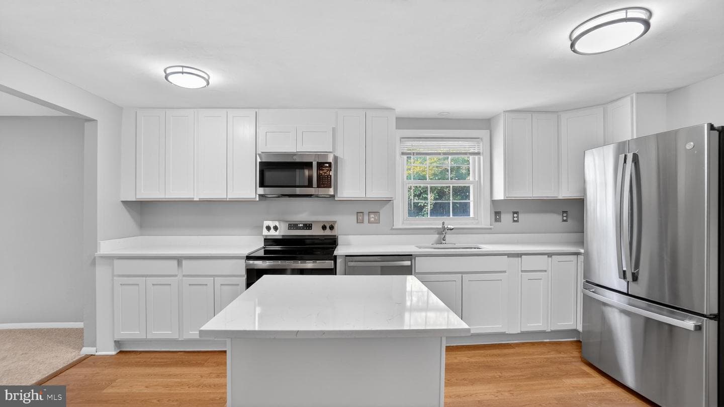 7912 Pepperbox Lane photo 3