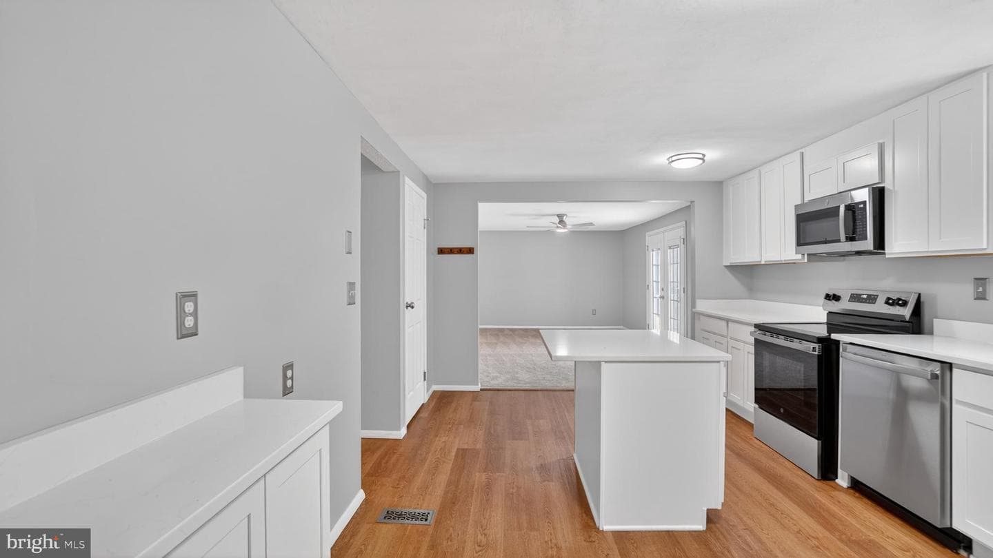 7912 Pepperbox Lane photo 4