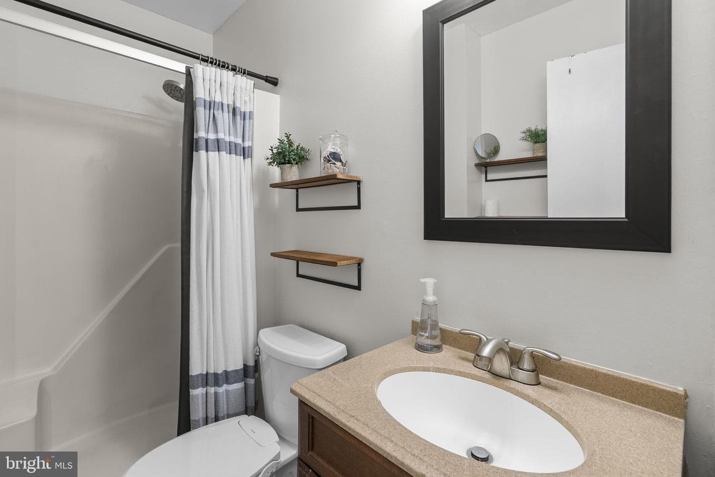 1673 Forest Hill Court photo 25