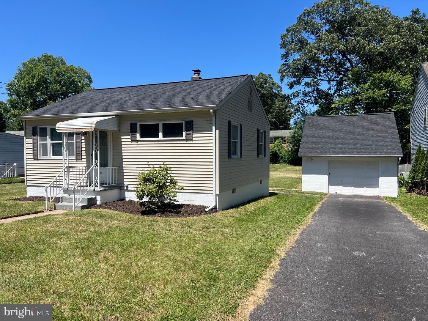 10 Spring Knoll Drive