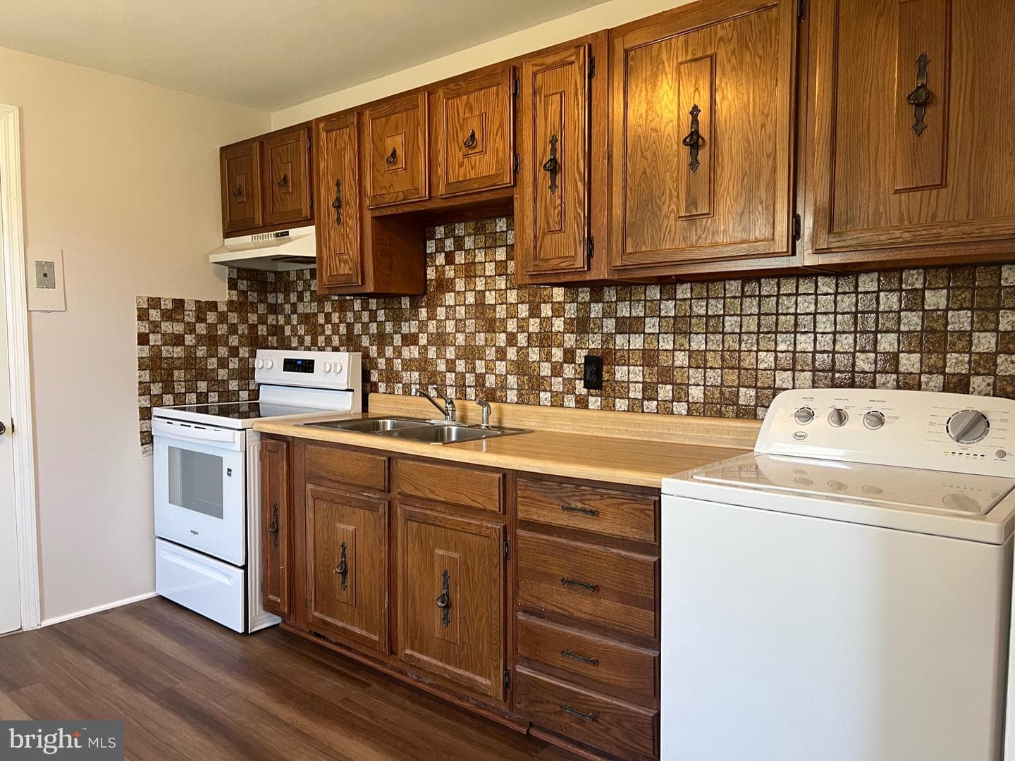 10 Spring Knoll Drive photo 5