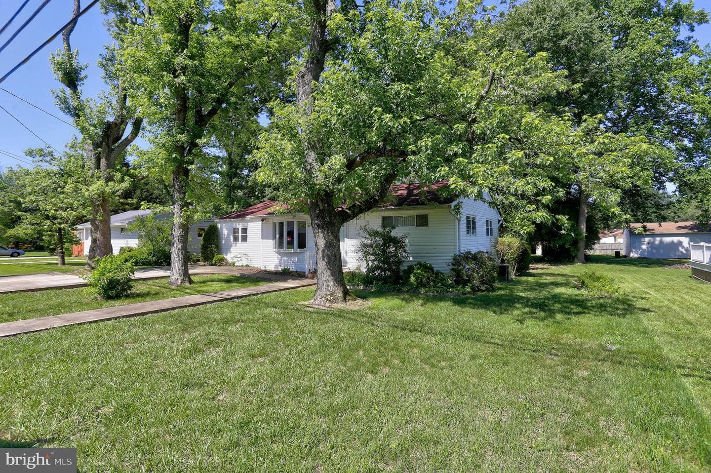 202 Brookfield Road photo 2