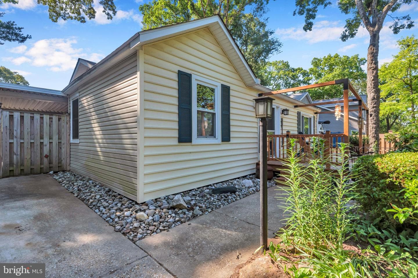 86 Riverside Drive photo 3