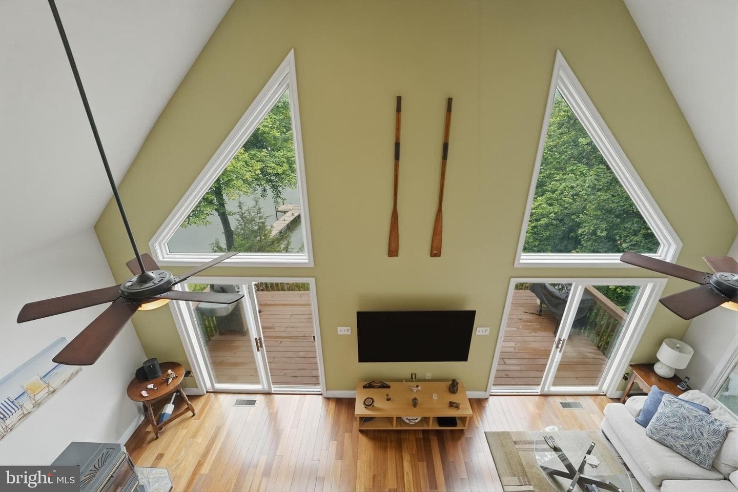 836 North Shore Drive photo 3