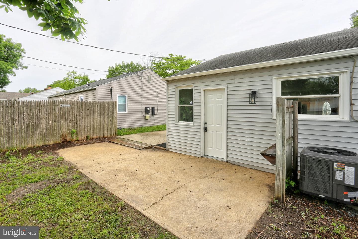 819 Dale Road photo 17