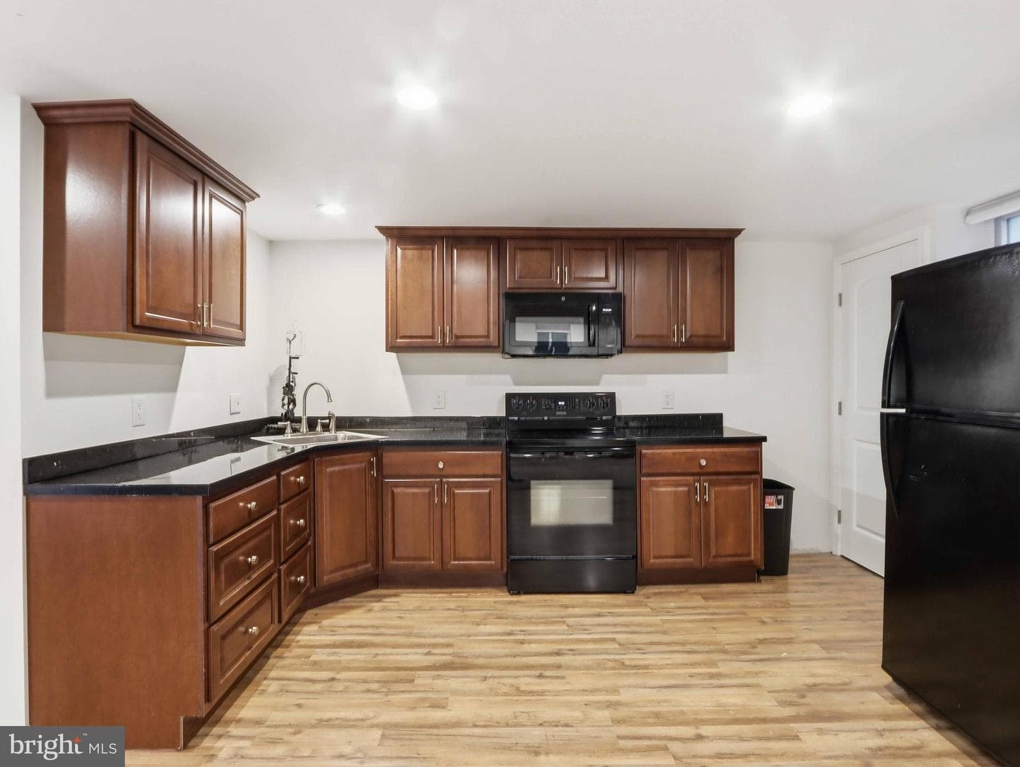 380 Sheffield Road photo 21