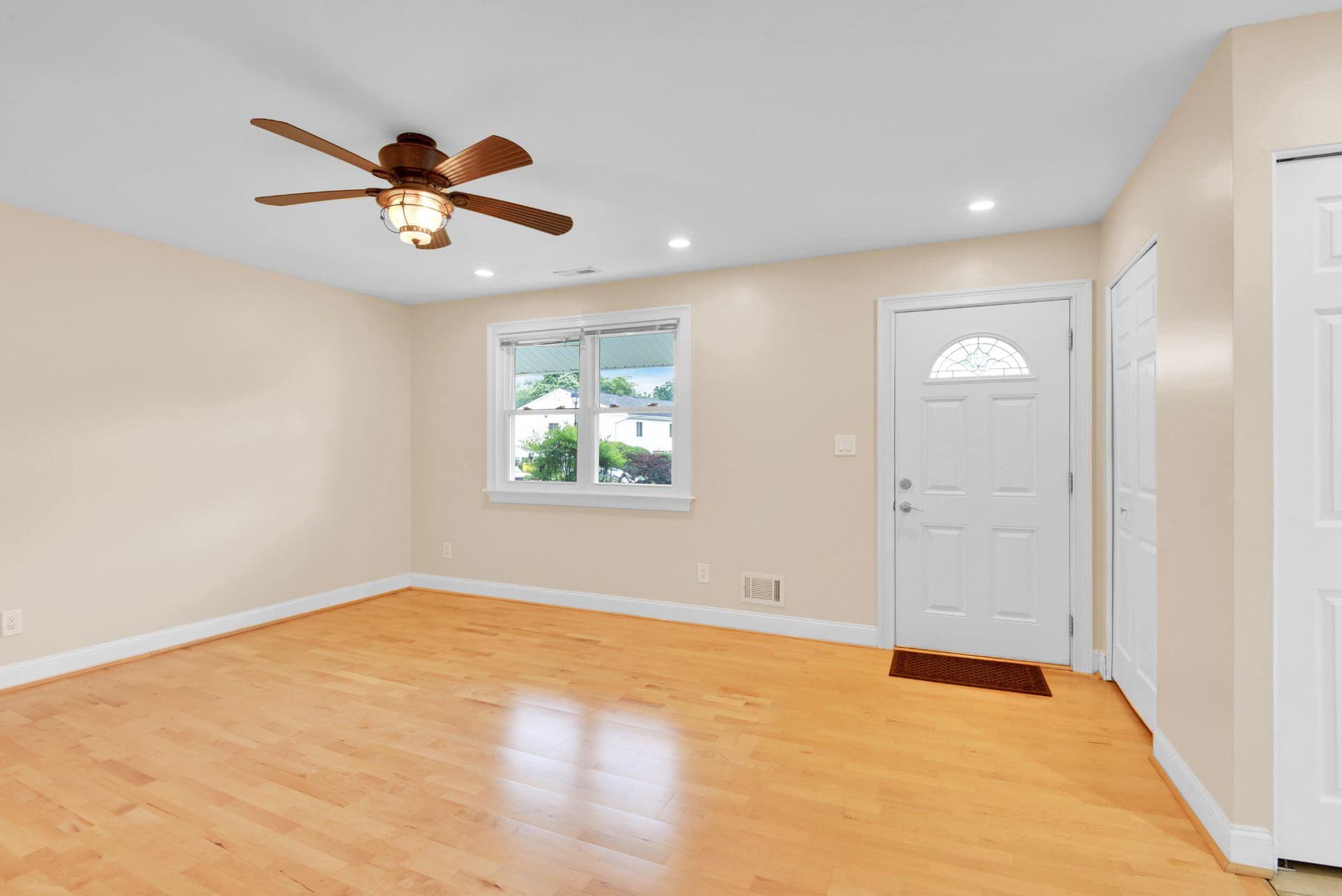 7729 Vena Court photo 6