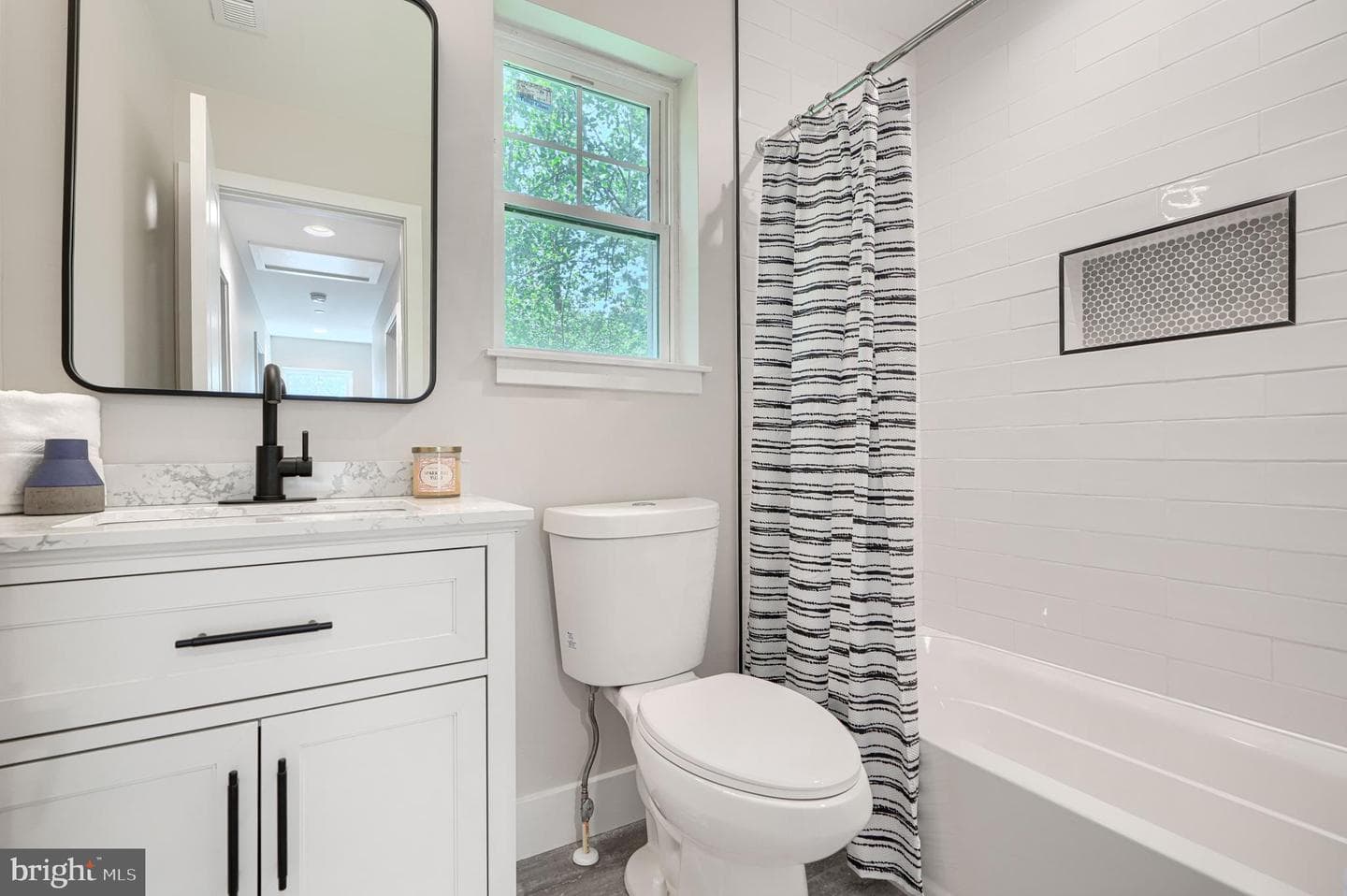 21 Jackson Avenue photo 42