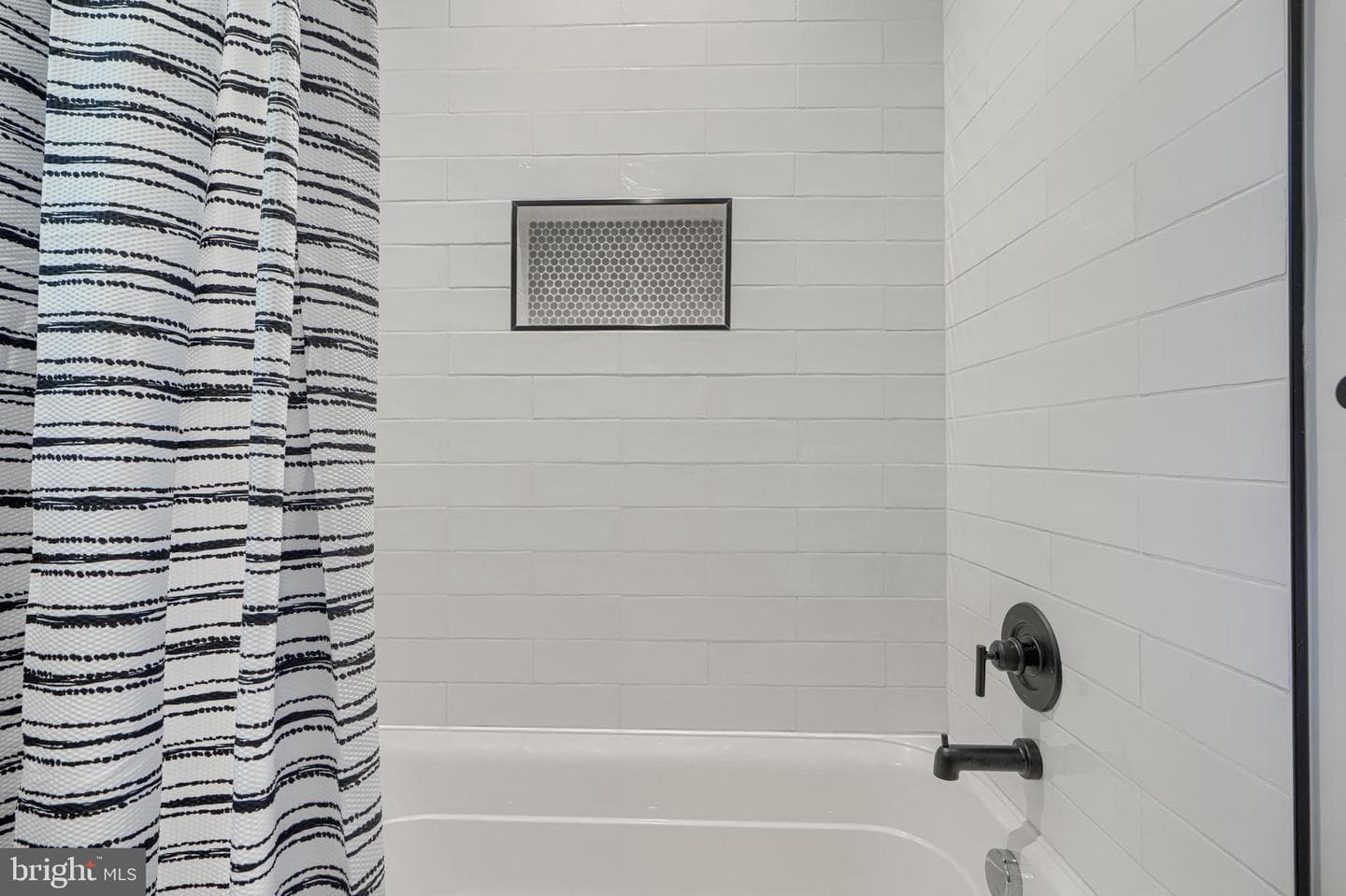 21 Jackson Avenue photo 43
