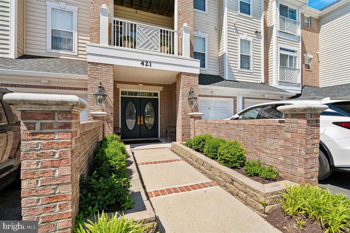 421 Hamlet Club Drive #302 photo 2