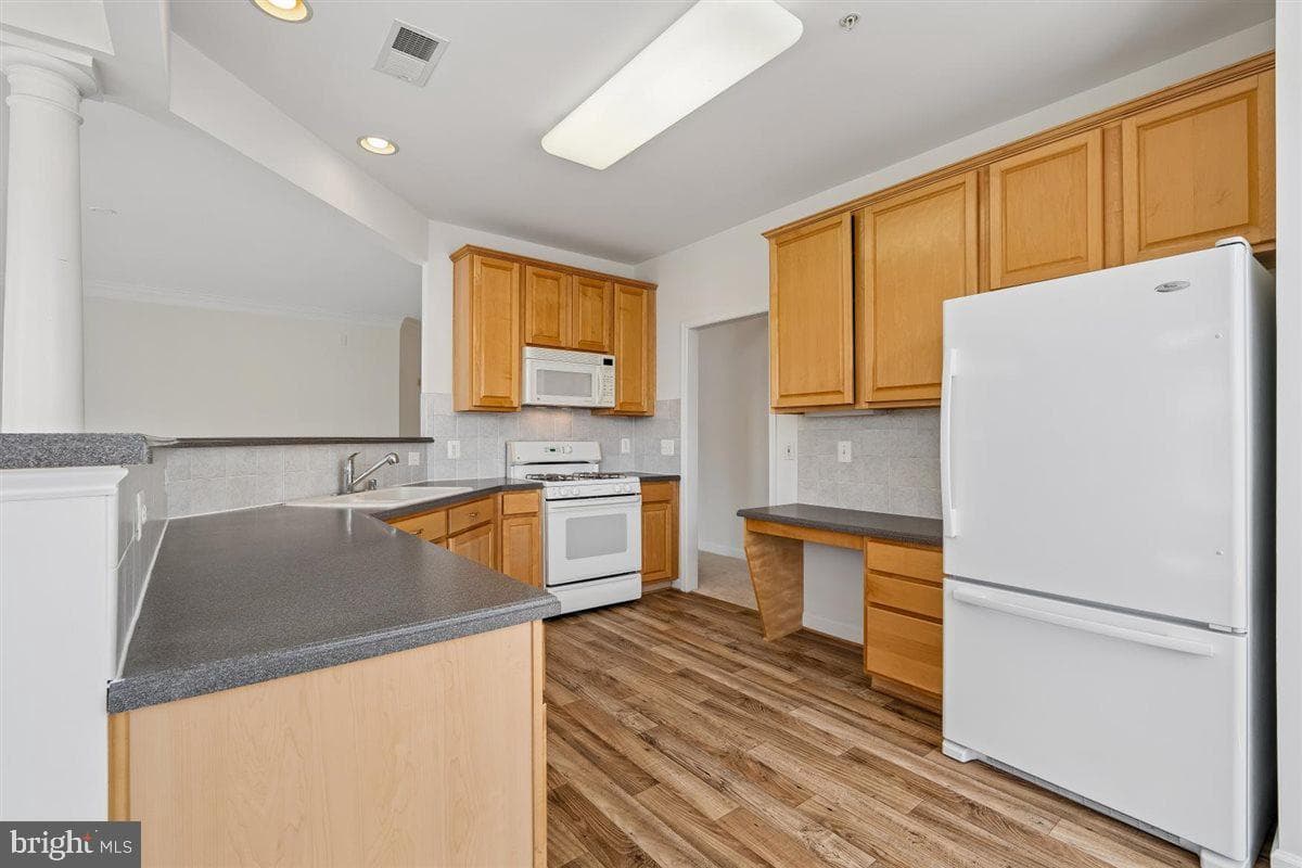 421 Hamlet Club Drive #302 photo 23