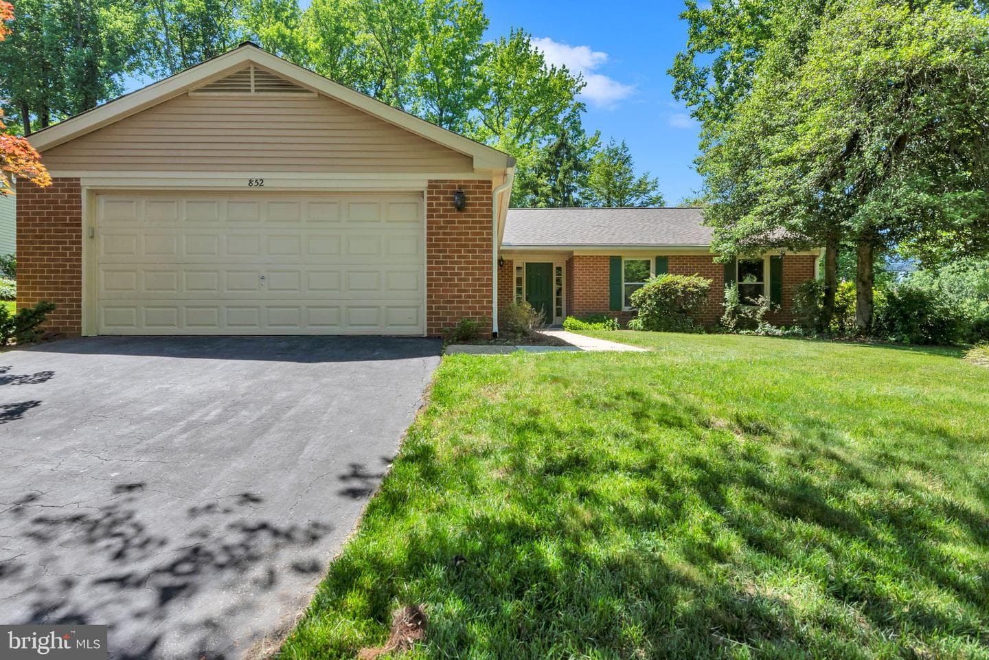 852 Woodmont Road, Annapolis