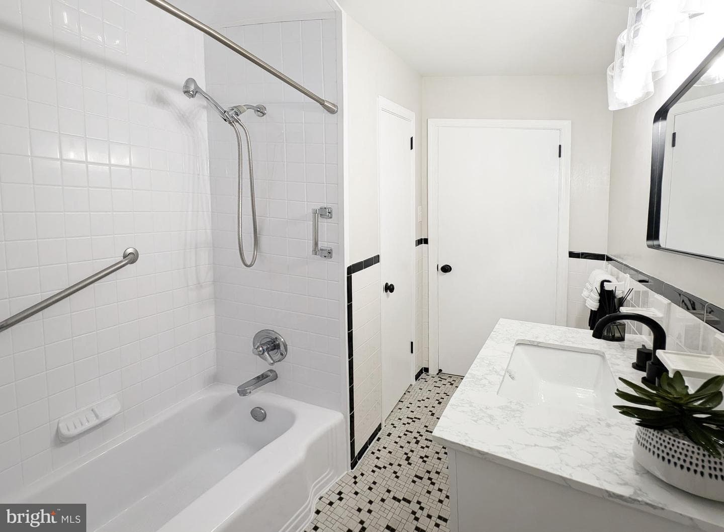 102 Emerson Avenue photo 22