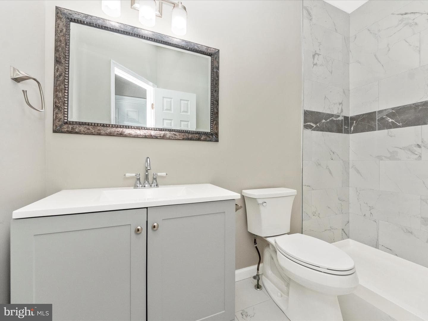 2242 Commissary Circle photo 36